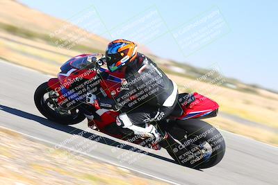 media/Oct-15-2023-TrackXperience (Sun) [[85198ff50b]]/Group 3/session 4 turn 3/